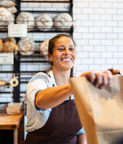 Nail the Customer Experience in Your Busiest Weeks Summer Hospitality Playbook v3