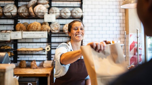 Nail the Customer Experience in Your Busiest Weeks Summer Hospitality Playbook