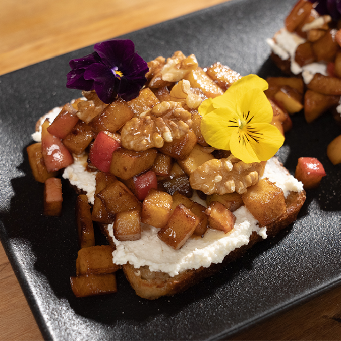 apple cinnamon ricotta toast 720x720